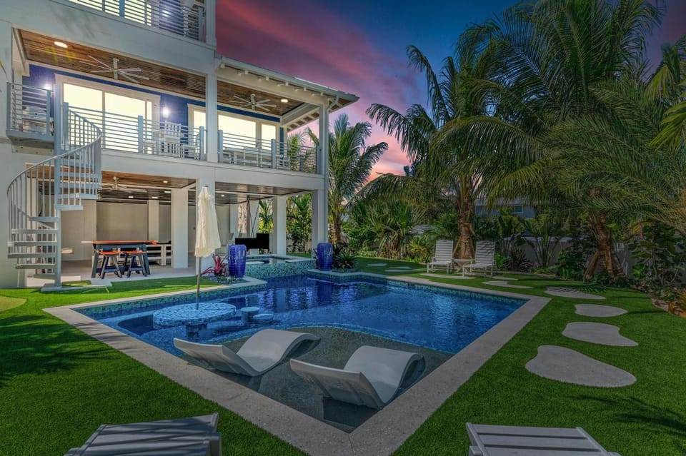 The TipSea Turtle managed by Beach Retreats House in Anna Maria Island
