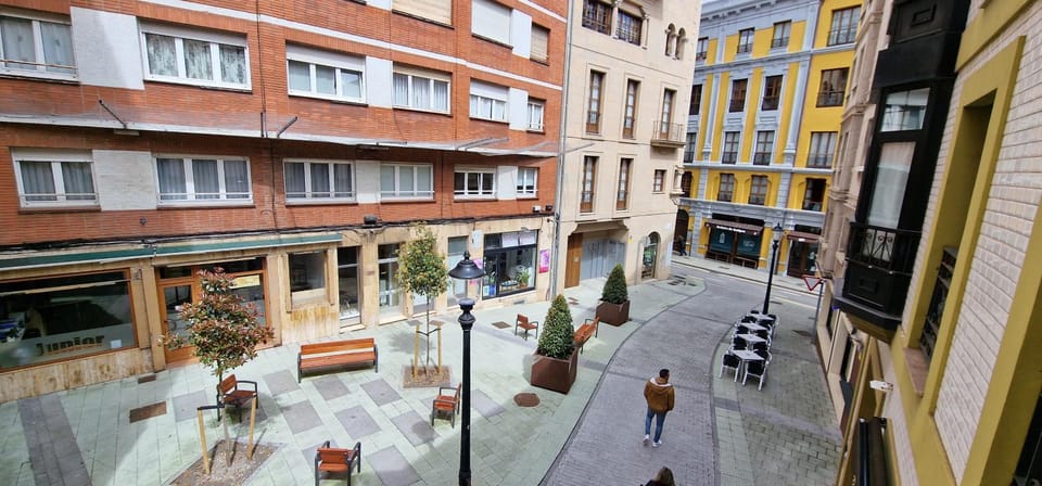 Property building, Day, People, Neighbourhood, City view, Street view, Location