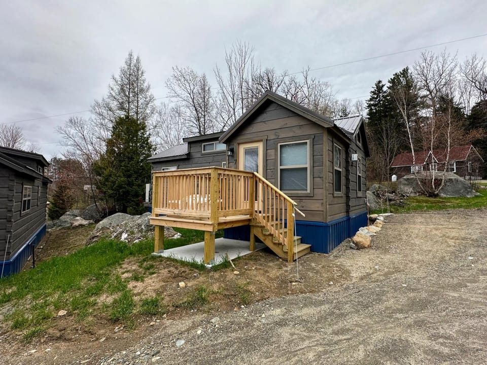 BMV7 Tiny Home village near Bretton Woods Chalet in Twin Mountain
