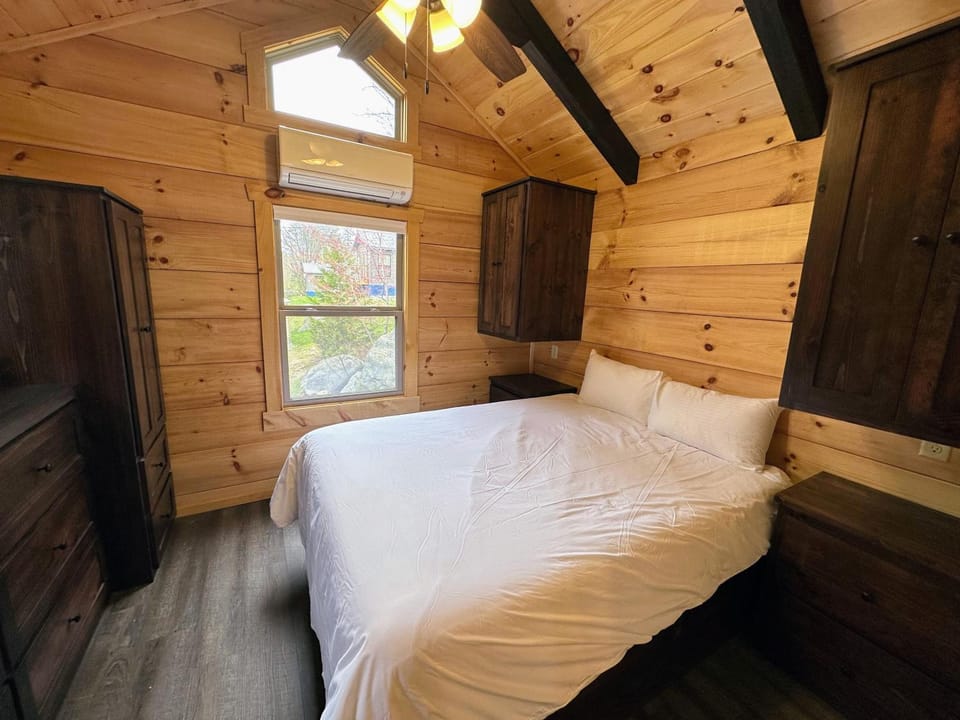 BMV7 Tiny Home village near Bretton Woods Chalet in Twin Mountain