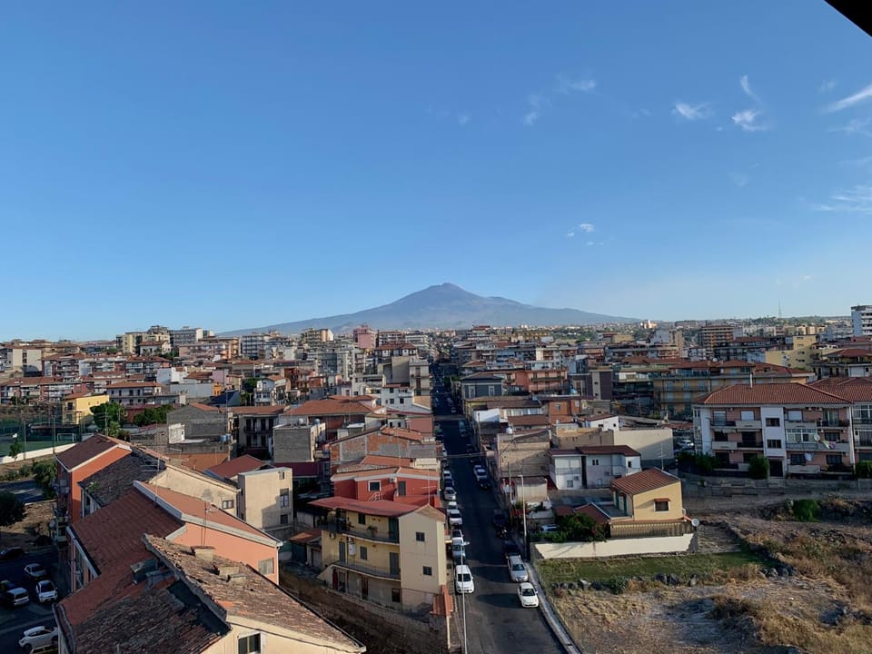 Property building, Nearby landmark, Natural landscape, Bird's eye view, City view, Mountain view