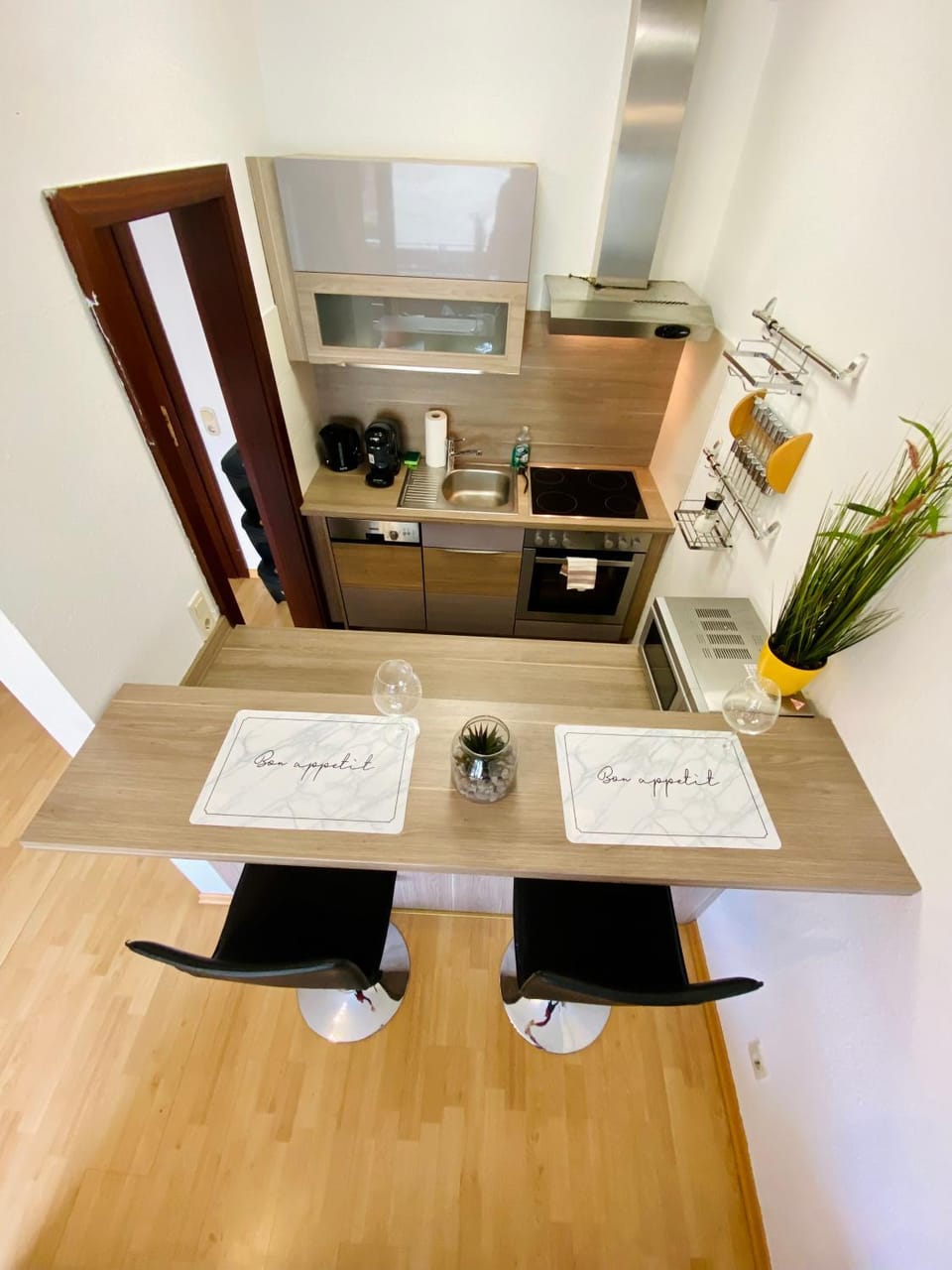 Kitchen or kitchenette, Dining area, hair dresser, minibar
