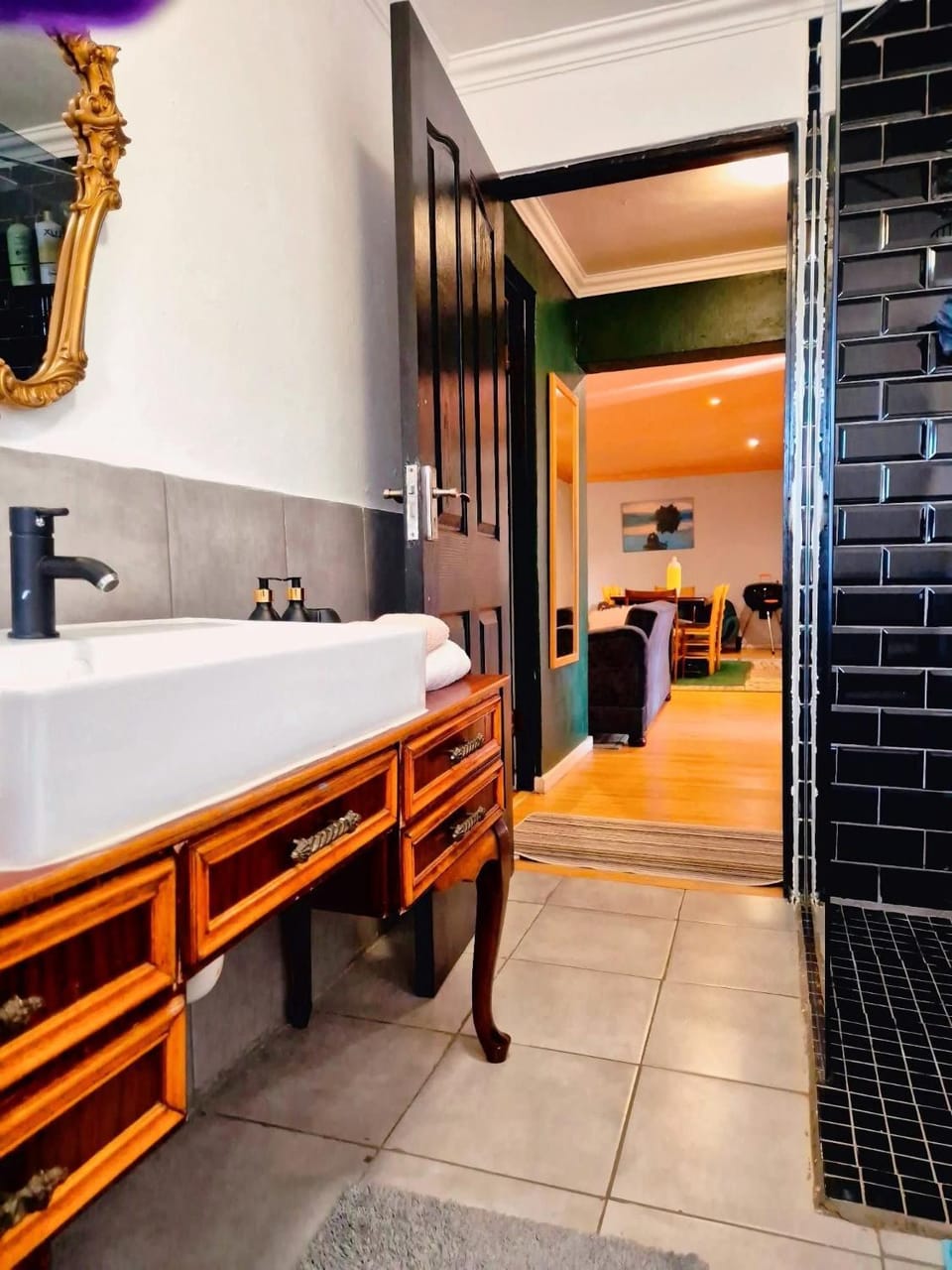 The Green Door Cottage Apartment in Roodepoort