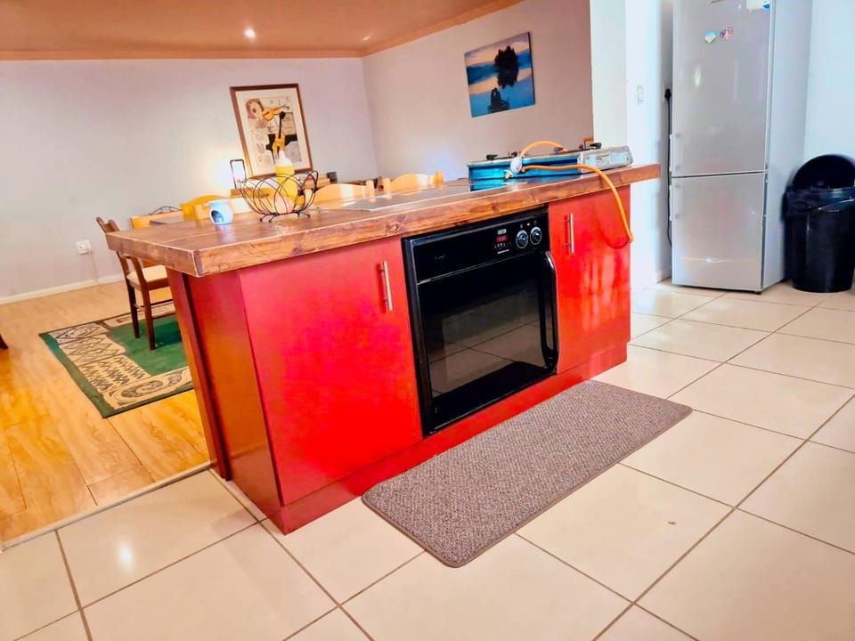 The Green Door Cottage Apartment in Roodepoort