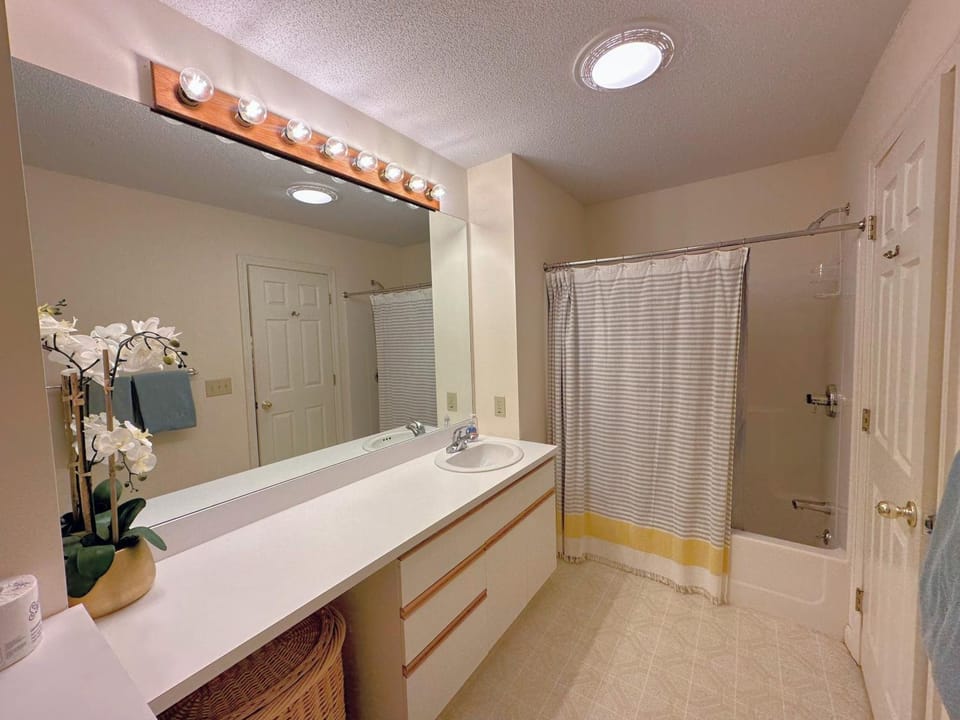 F22 Great location close to Bretton Woods Ski Area, Ice Castles, Mt Washington Hotel House in Bretton Woods