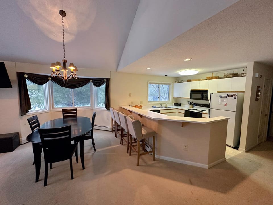 F22 Great location close to Bretton Woods Ski Area, Ice Castles, Mt Washington Hotel House in Bretton Woods
