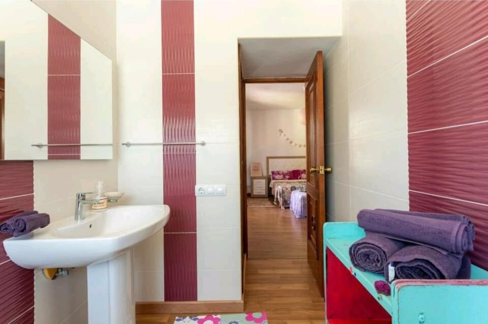 CMLove Purple Room Bed and Breakfast in Alacantí