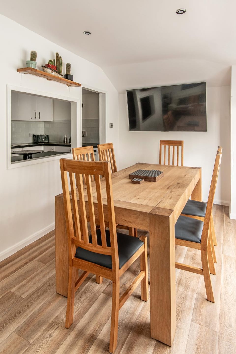 Brighton & Hove Beach - group or family fun Apartment in Hove