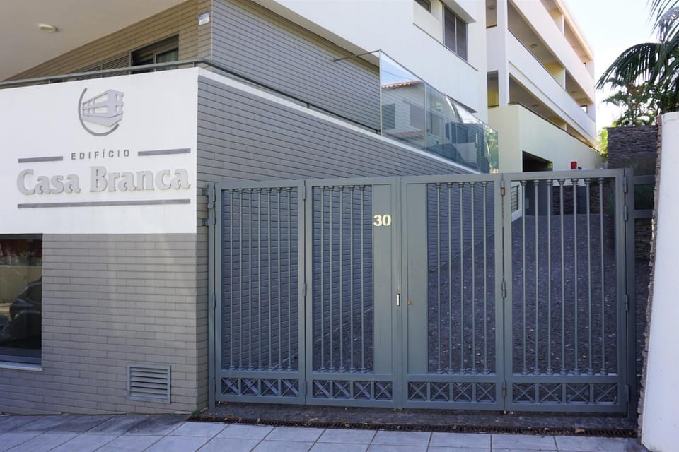 Property building, Facade/entrance, Off site