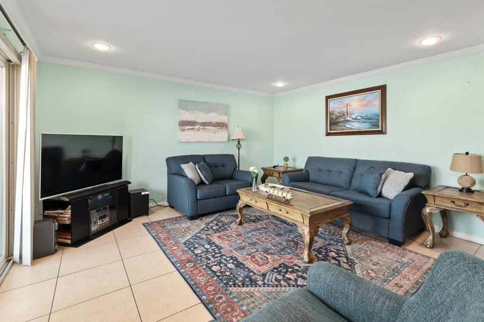 211B - Harbor, Seals, Birds, Night Lights, Steps to the Sand! House in Oceanside