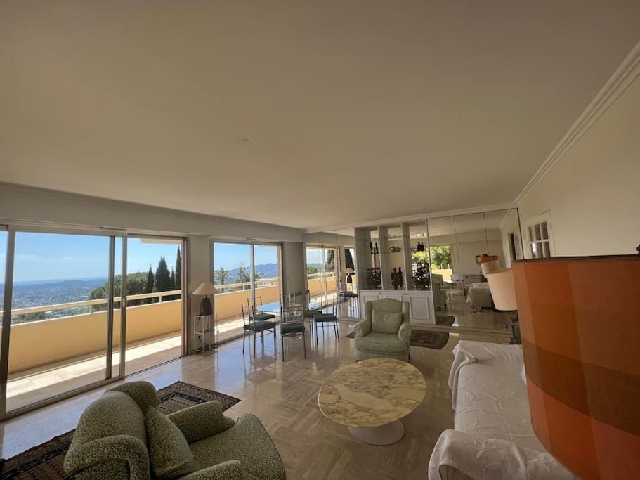 Appartement Terrasse Apartment in Grasse
