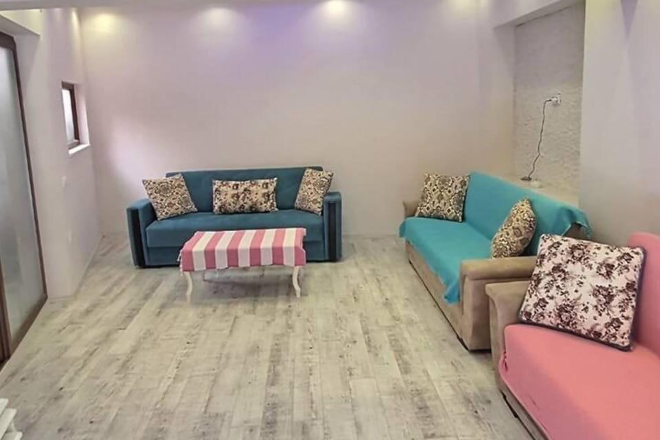 Central 1 Bed w Balcony Sea Views & Roof Terrace Apartment in Alanya