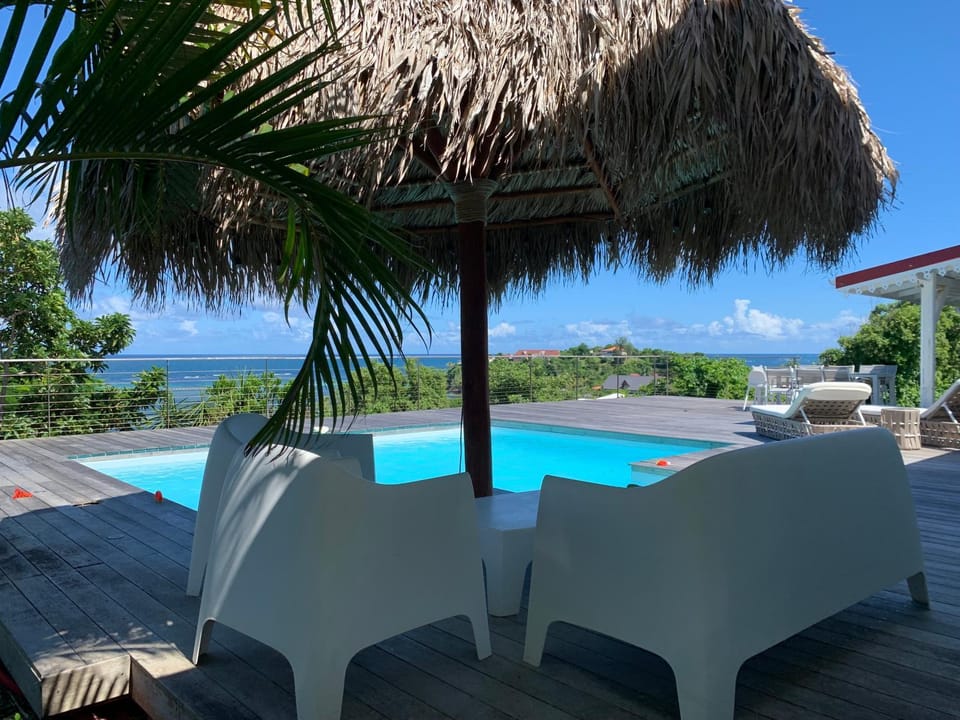 Pool view, Sea view
