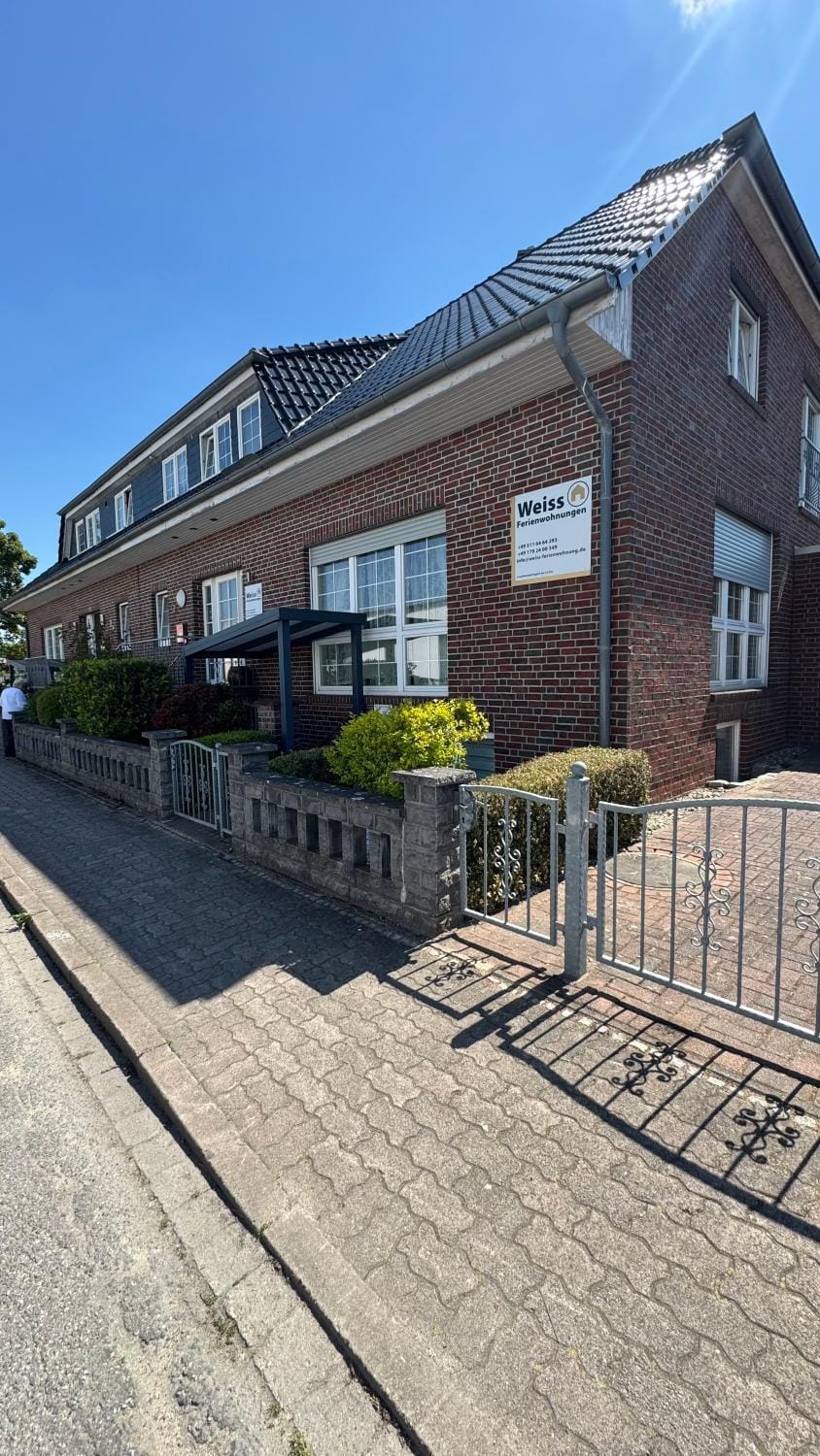 Property building, Day, Street view