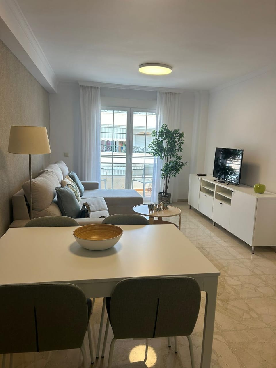 Precioso Apartamento en primera linea de playa con terraza muy luminoso - Caleta del Puerto Apartment in Axarquía
