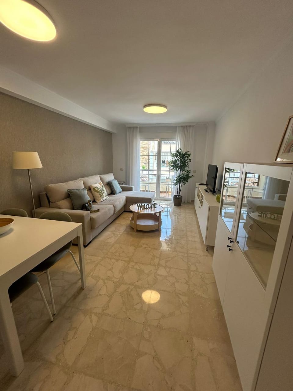 Precioso Apartamento en primera linea de playa con terraza muy luminoso - Caleta del Puerto Apartment in Axarquía