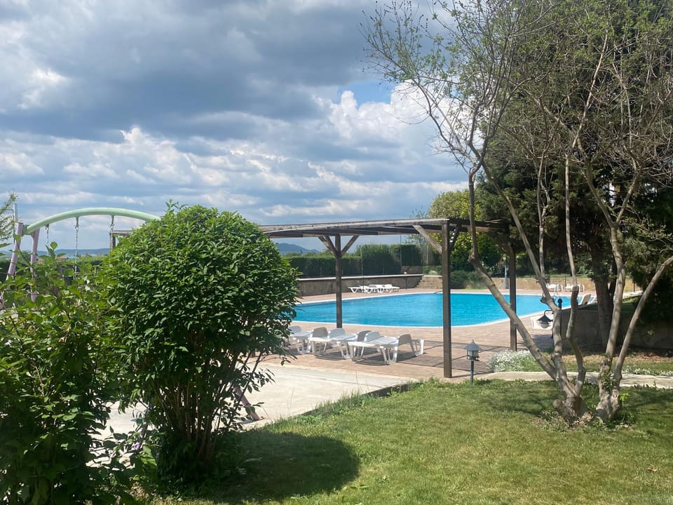 Spring, Day, Natural landscape, Swimming pool