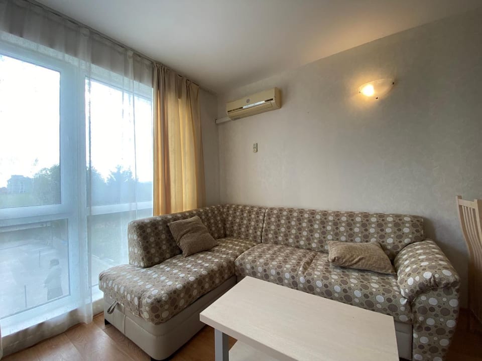 Living room, Seating area, air conditioner