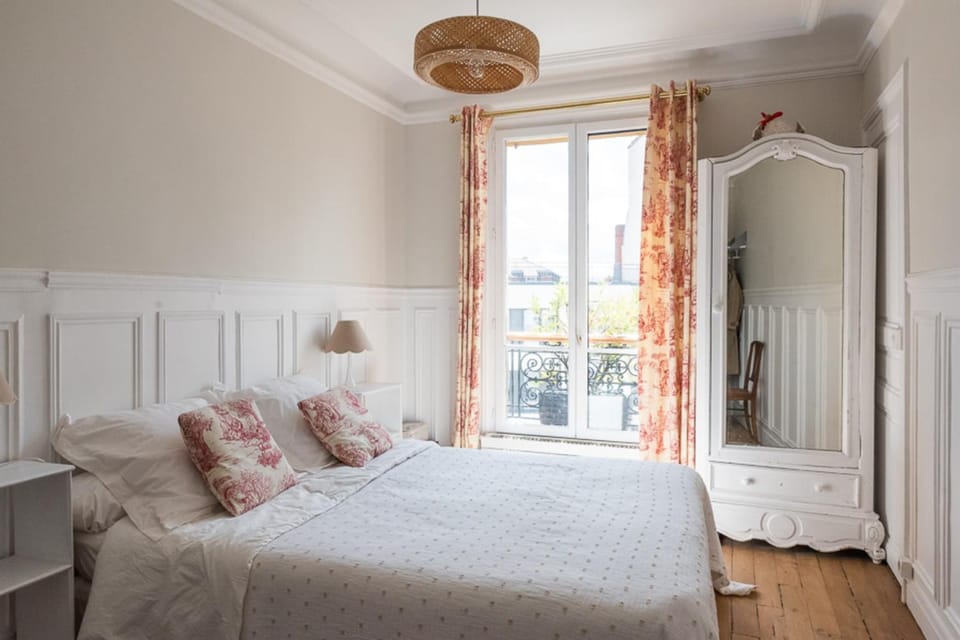 Charming apartment just steps from the Pantheon Apartment in Paris
