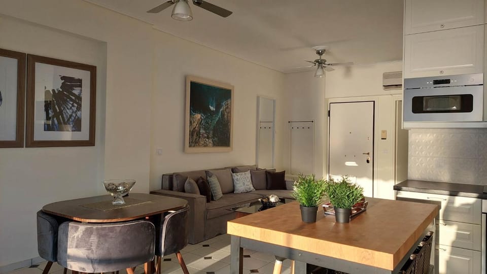 Kitchen or kitchenette, Living room