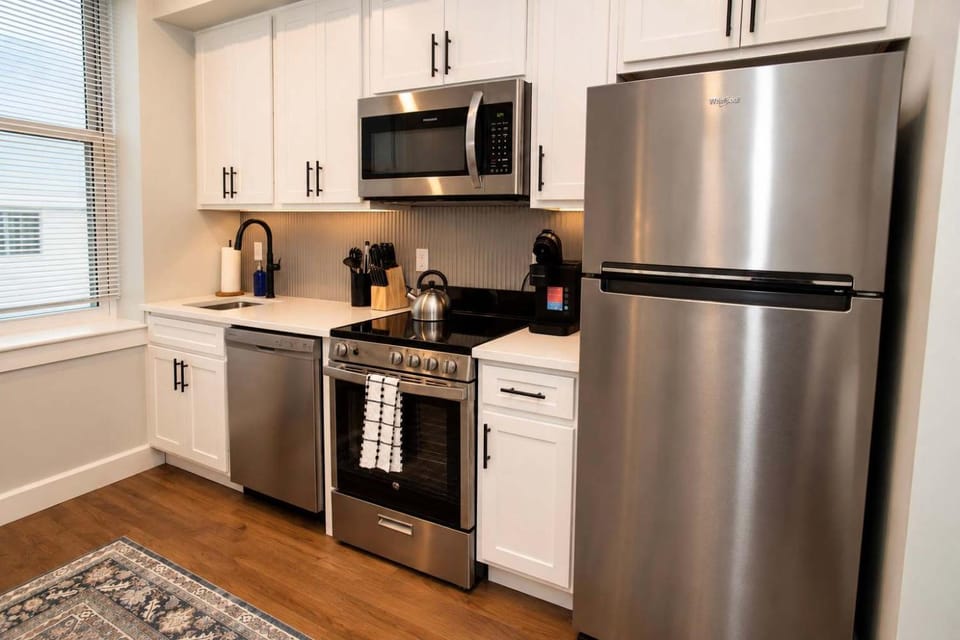 Fun Cozy Apts - 1 25 Mile Walk to TIAA Bnk Fld Apartment in Jacksonville