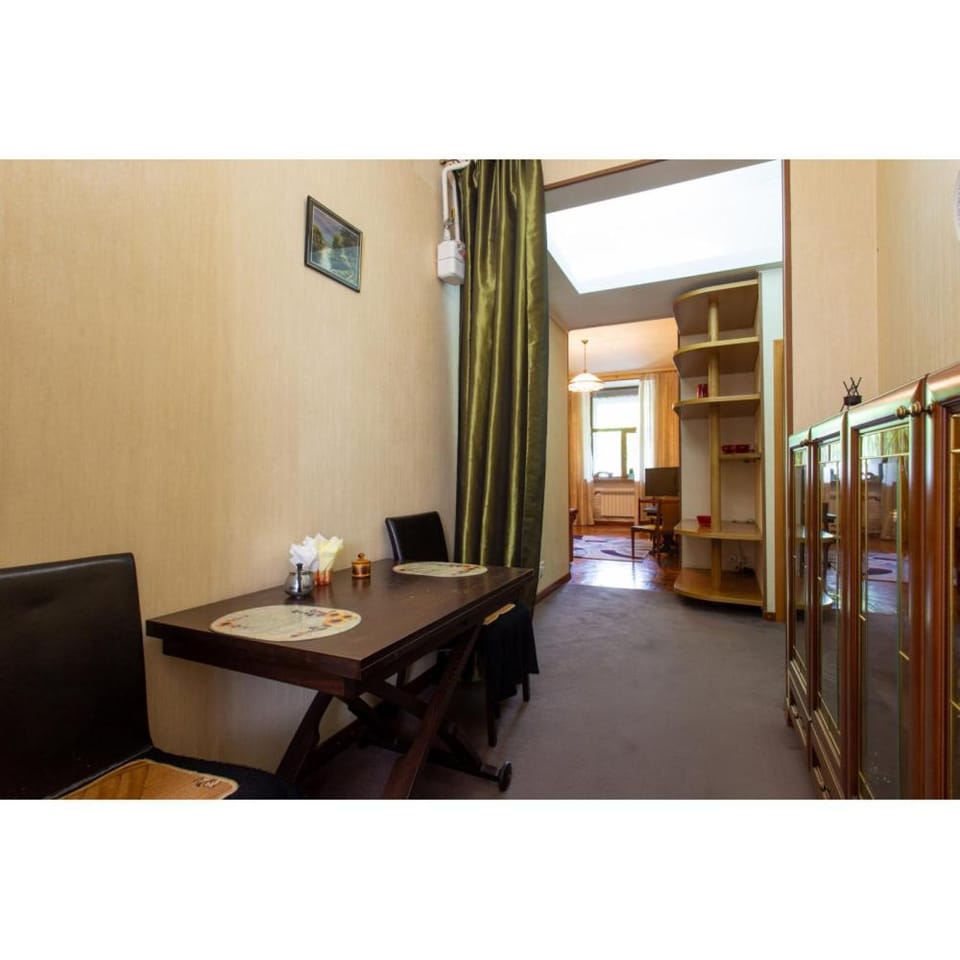 Dining area, hair dresser