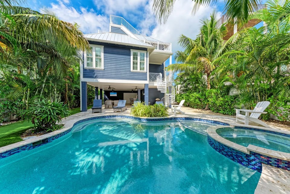 Casa Amiga managed by Beach Retreats House in Anna Maria Island