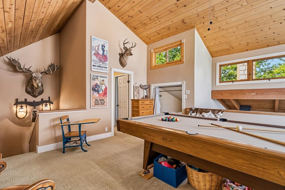 Marina Beach Lodge - Lakefront Home on Beach! home House in Groveland