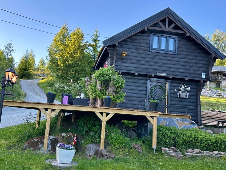 Stabbur Steinbekken Roost, Rustic Forest Stay, Shared Toilet, No Shower Campground/ 
RV Resort in Viken, Norway