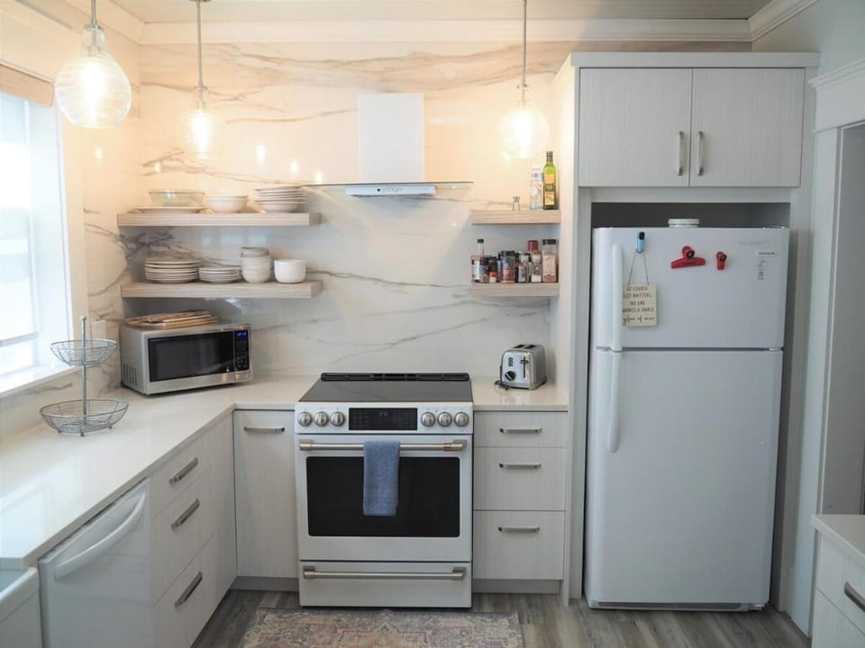The Sundowner - Gorgeous & Great Location! House in Frankfort