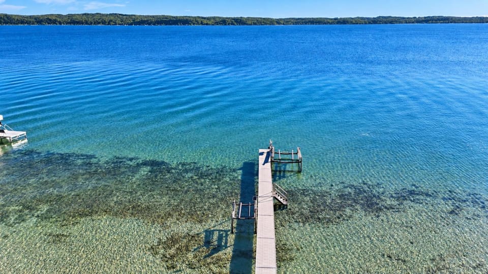 Lake Escape - Private Lakefront with Kayaks! House in Lake Township