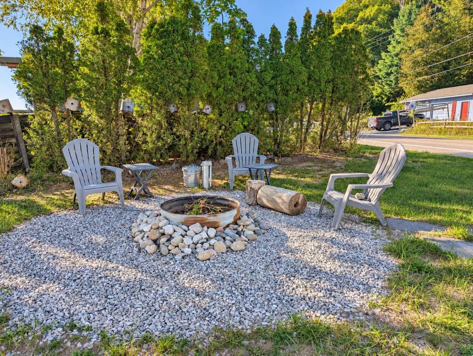 Lake Escape - Private Lakefront with Kayaks! House in Lake Township