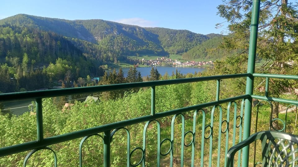 Balcony/Terrace, Lake view, Mountain view