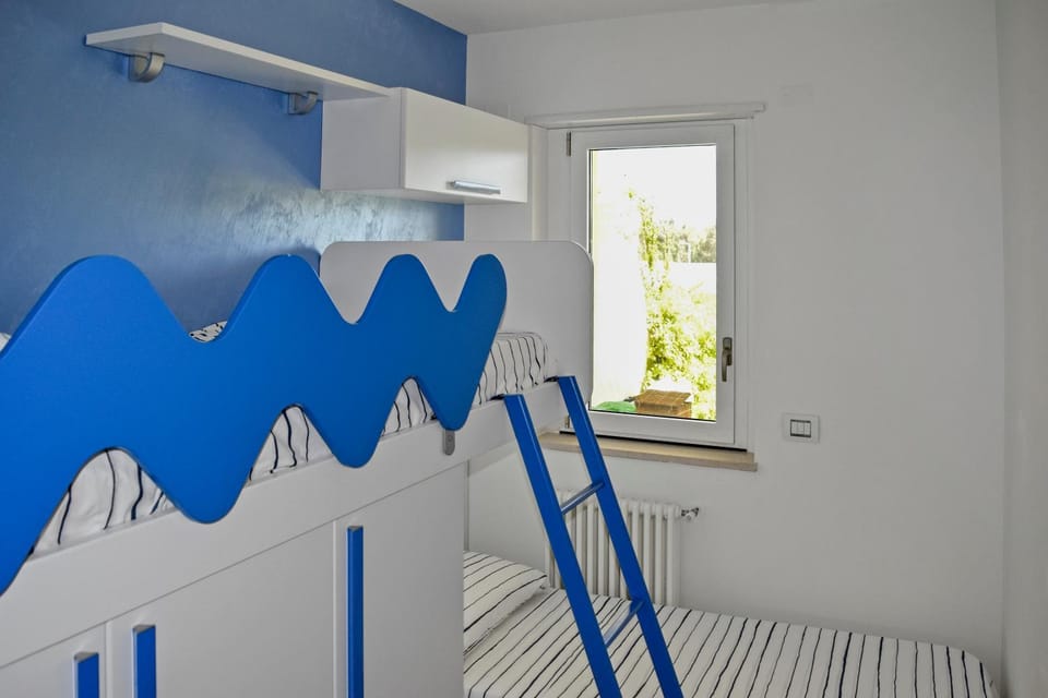 Bedroom, children, older children