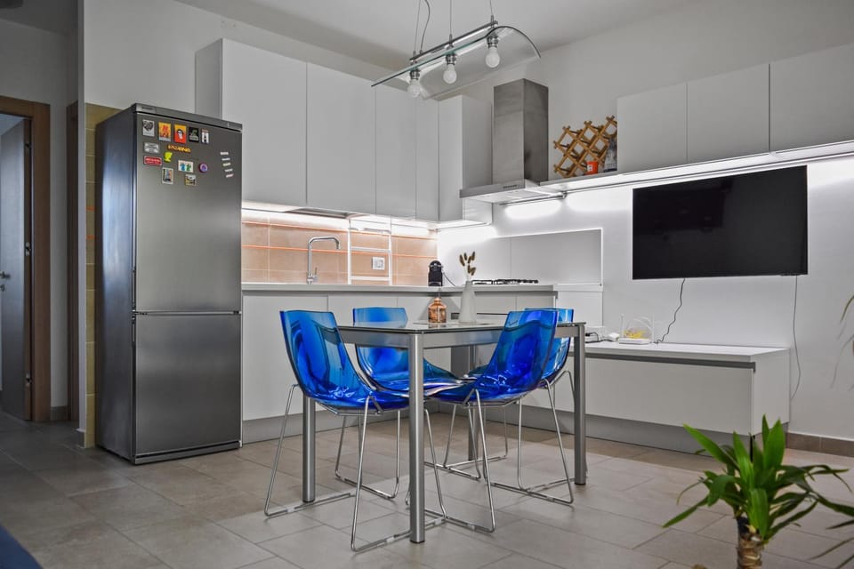 Kitchen or kitchenette, kitchen