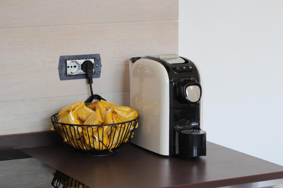 Coffee/tea facilities, Kitchen or kitchenette, Food and drinks