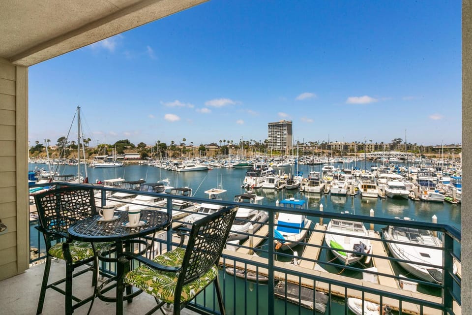 305B - Seaside at the Marina - 100 Steps to the Sand House in Oceanside