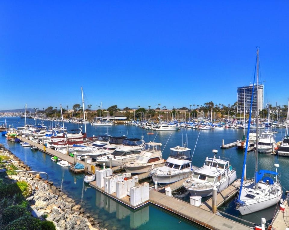 305B - Seaside at the Marina - 100 Steps to the Sand House in Oceanside