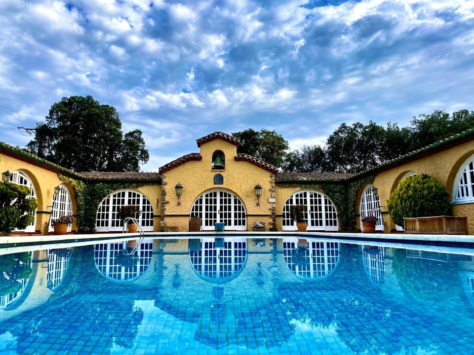 Property building, Swimming pool