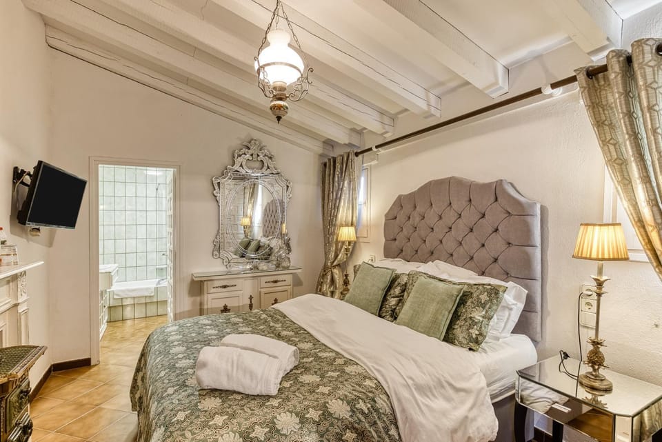 Living room, Bedroom