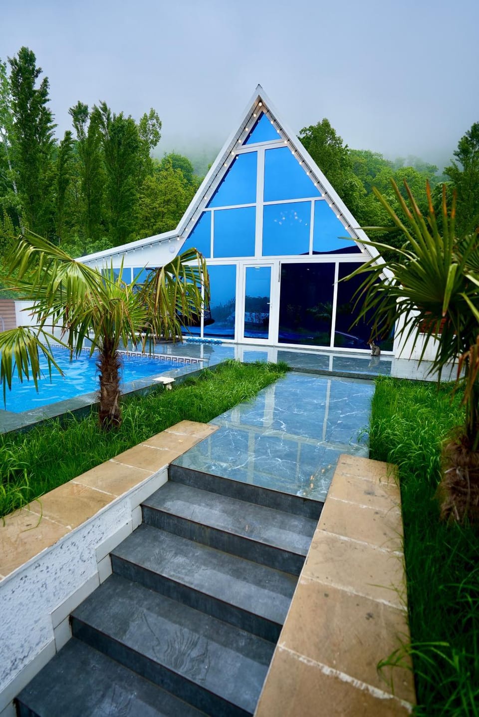 Property building, Swimming pool