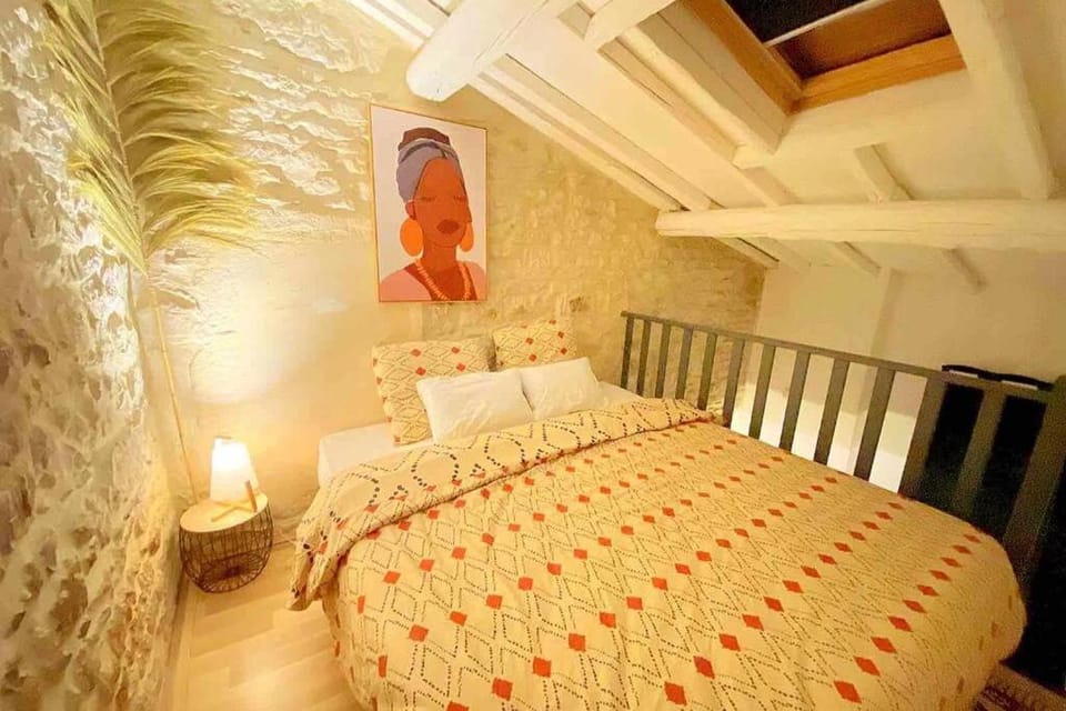 Bed, Photo of the whole room, Bedroom