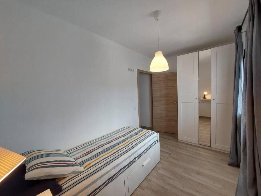 Photo of the whole room, wardrobe