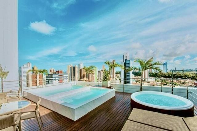 Hot Tub, Swimming pool