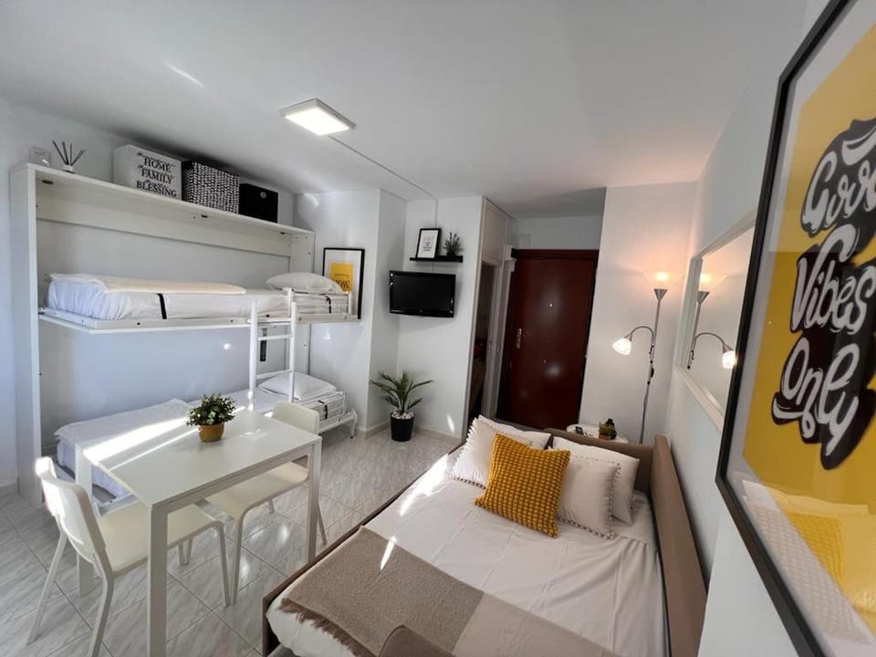 Estudio con piscina a 200 m de la playa Apartment in Benalmadena