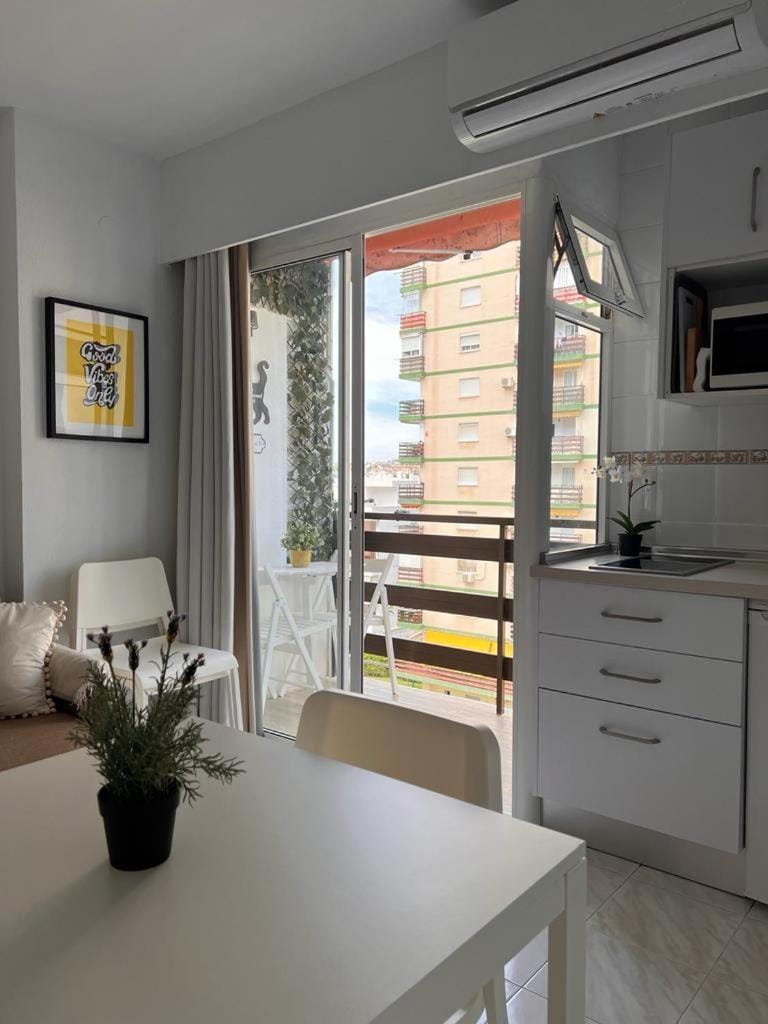 Estudio con piscina a 200 m de la playa Apartment in Benalmadena