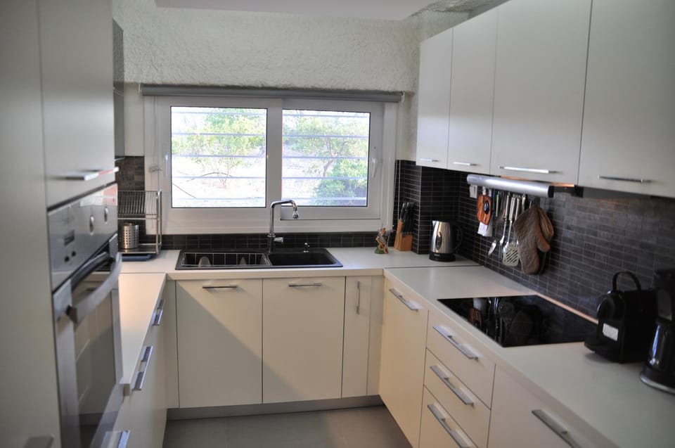 Coffee/tea facilities, Kitchen or kitchenette, minibar, pet friendly, stove