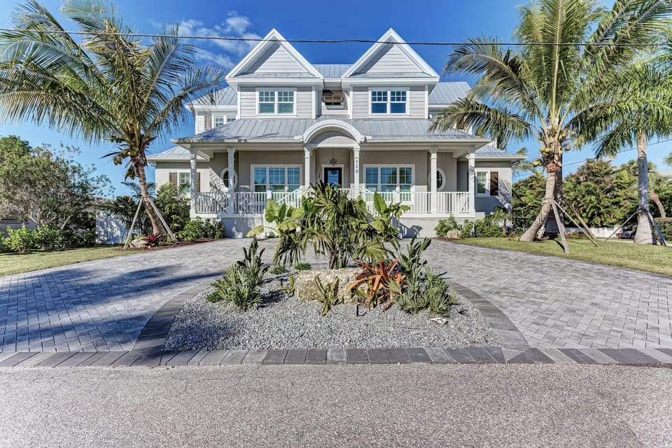 Just Beachy managed by Beach Retreats House in Holmes Beach