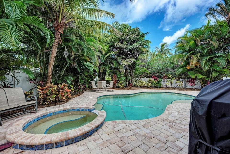 Kickback Cabana managed by Beach Retreats House in Holmes Beach