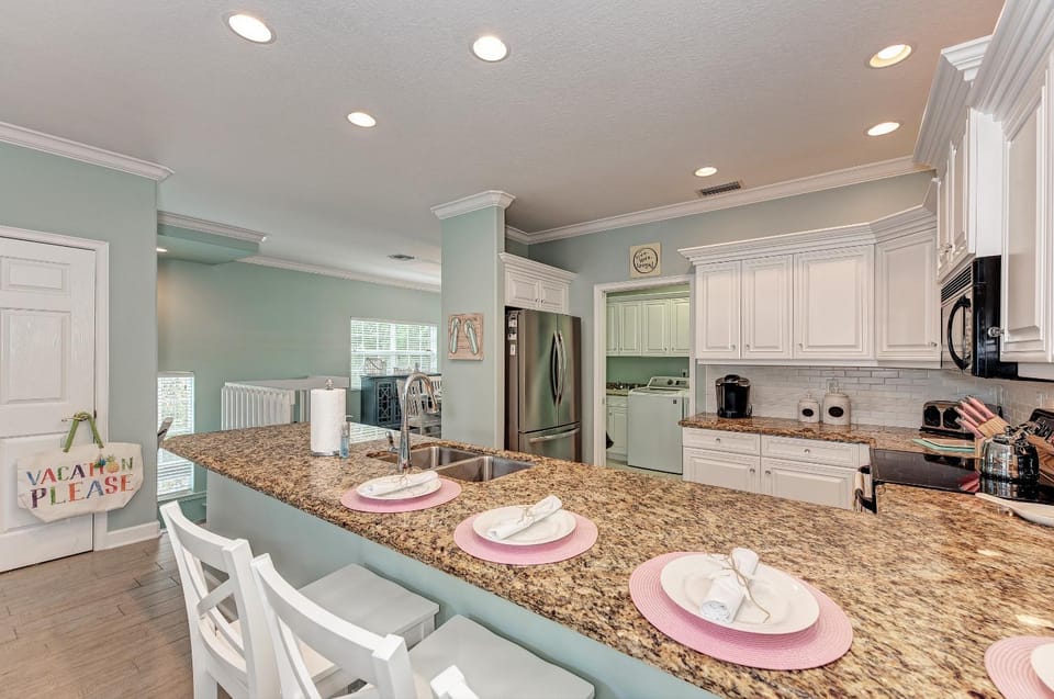 Kickback Cabana managed by Beach Retreats House in Holmes Beach